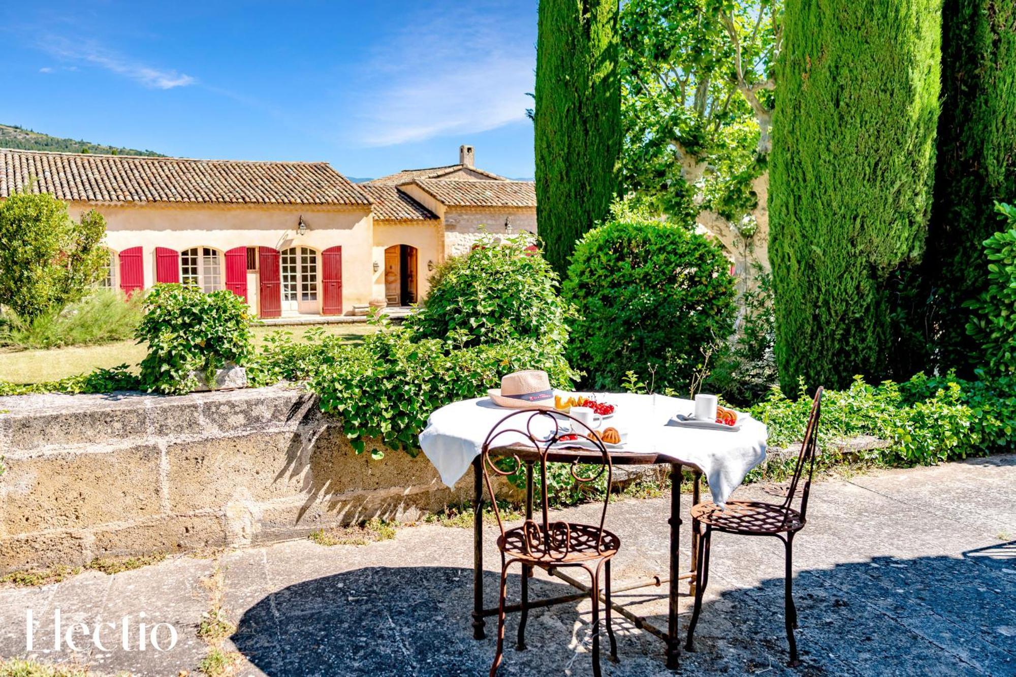 Aparthotel Bastide Domaine Tour Campanets Le Puy-Sainte-Réparade Exterior foto